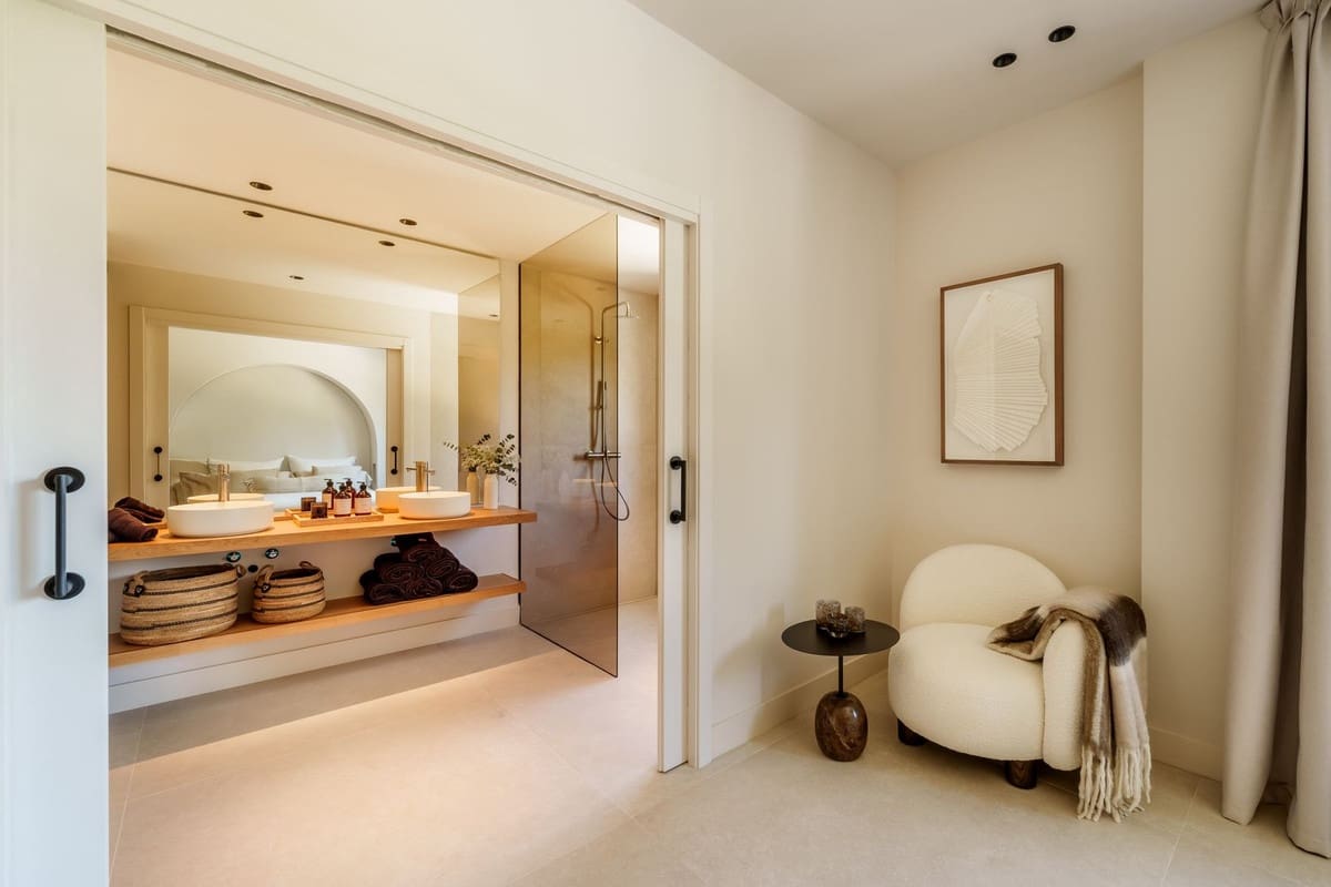 5 sypialnia Willa na sprzedaż w Marbella z basenem garażem - 3 800 000 € (Ref: 8927875)