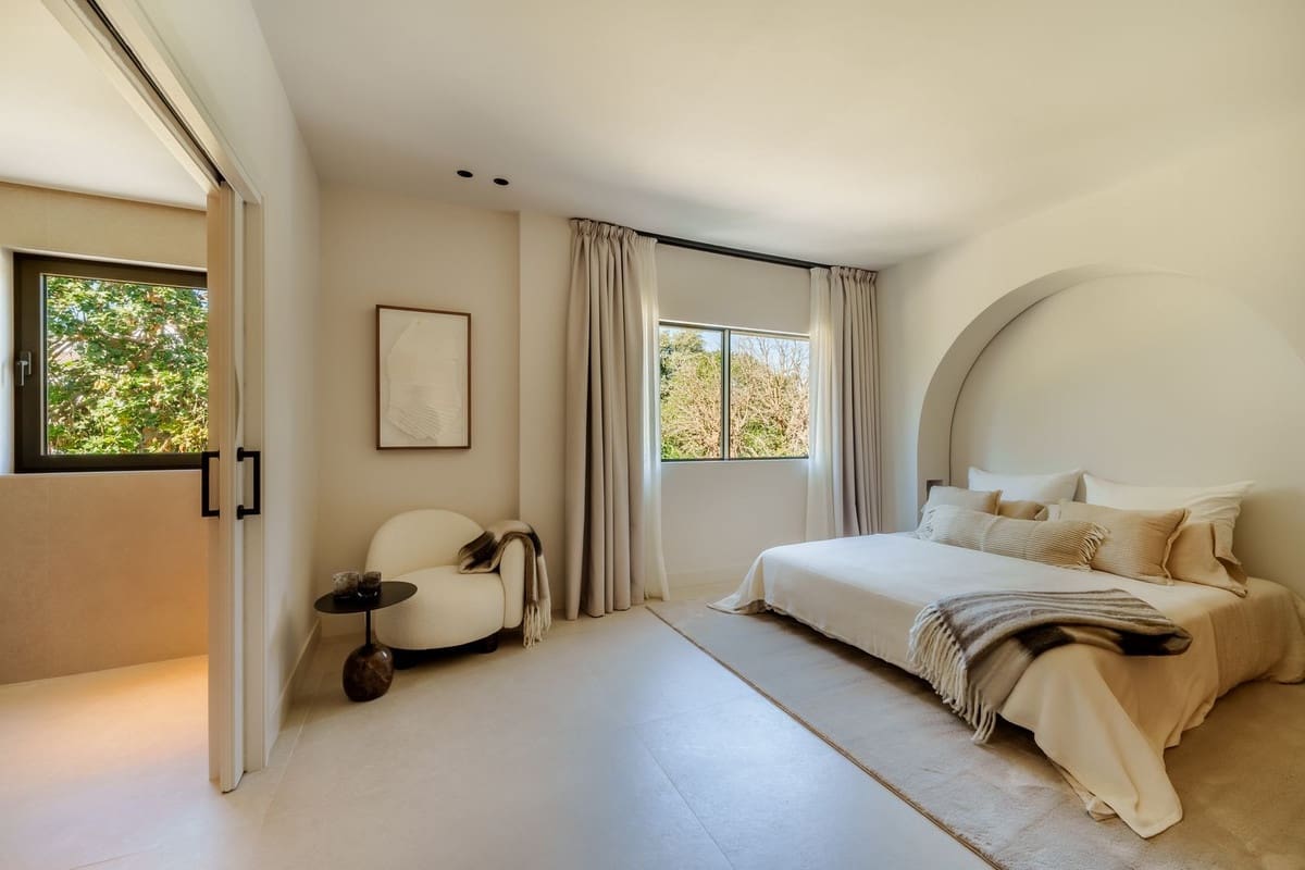 5 sypialnia Willa na sprzedaż w Marbella z basenem garażem - 3 800 000 € (Ref: 8927875)