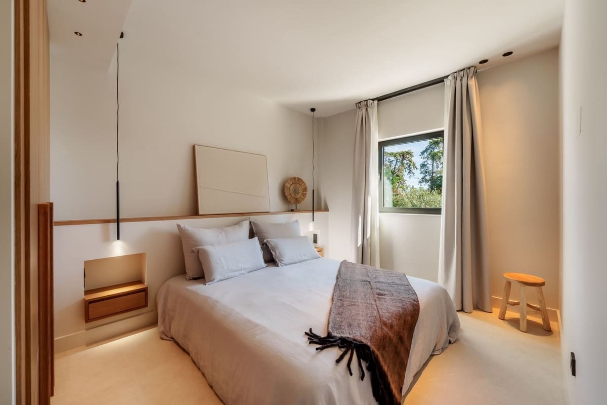 5 sypialnia Willa na sprzedaż w Marbella z basenem garażem - 3 800 000 € (Ref: 8927875)