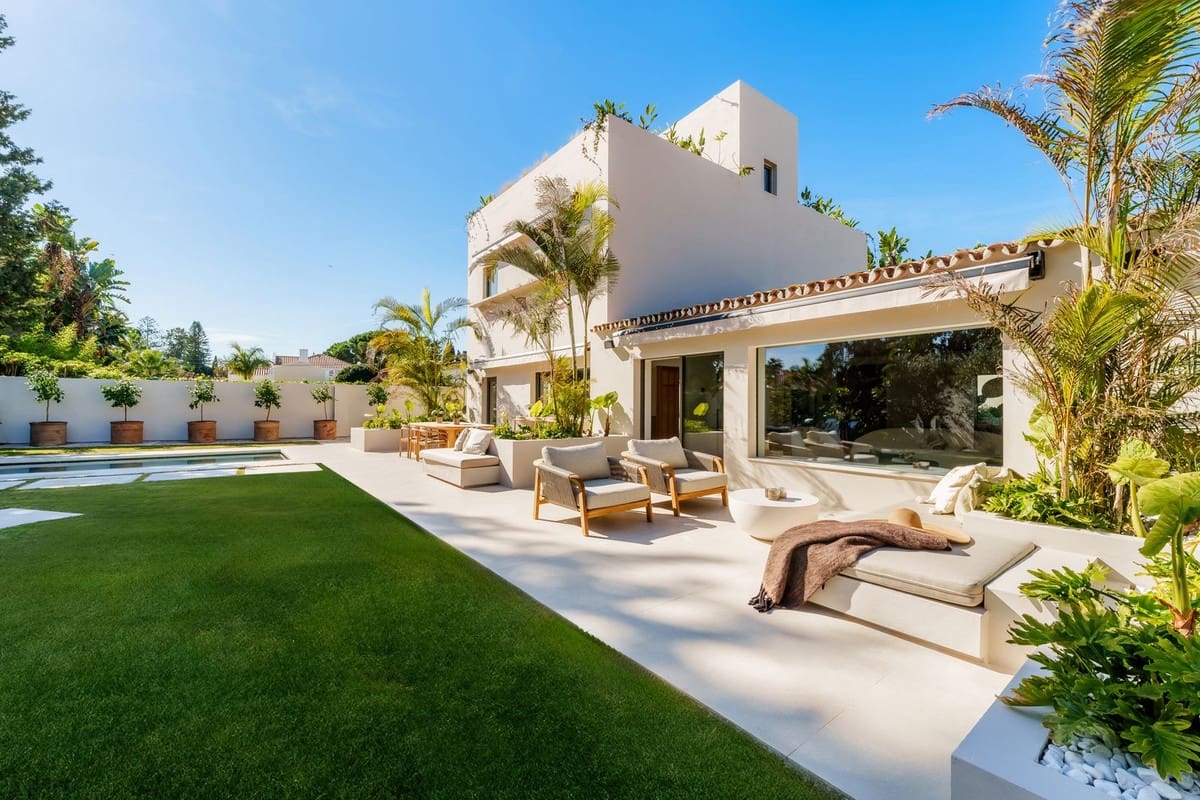 5 sypialnia Willa na sprzedaż w Marbella z basenem garażem - 3 800 000 € (Ref: 8927875)