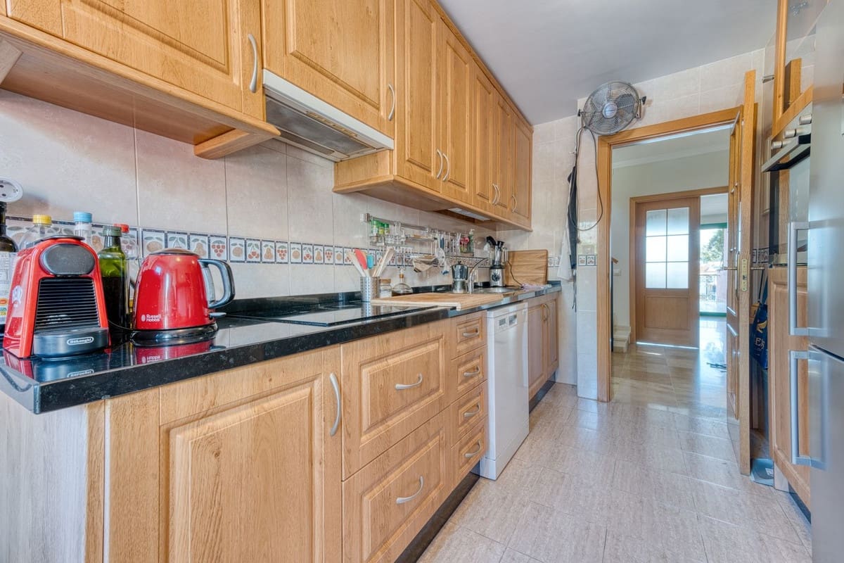 3 soverom Penthouse til salgs i Fuengirola med svømmebasseng garasje - € 550 000 (Ref: 8935814)