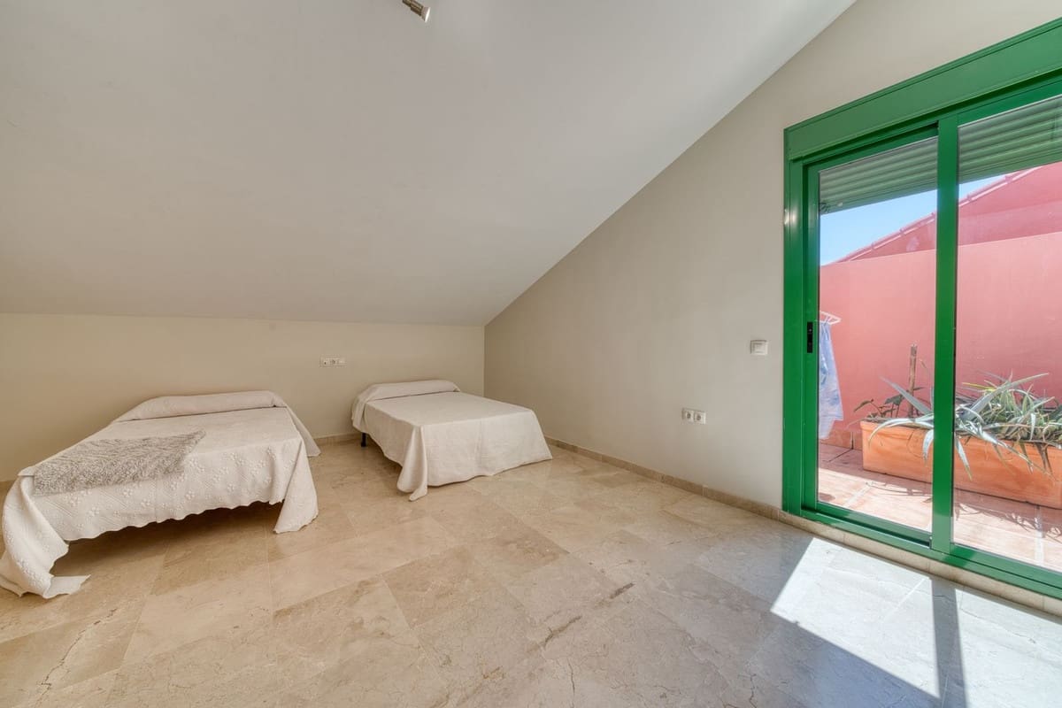 3 soverom Penthouse til salgs i Fuengirola med svømmebasseng garasje - € 550 000 (Ref: 8935814)