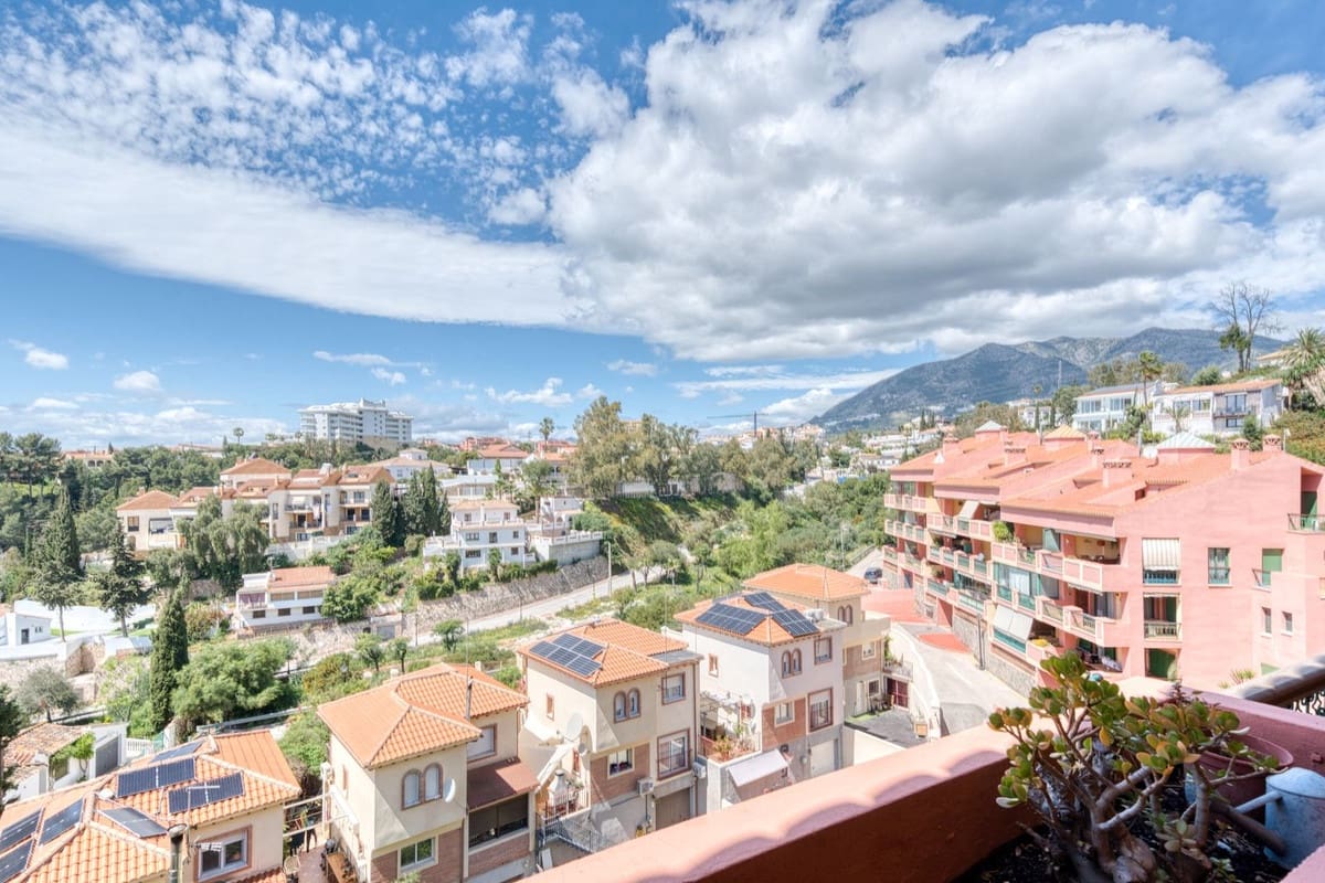 3 soverom Penthouse til salgs i Fuengirola med svømmebasseng garasje - € 550 000 (Ref: 8935814)