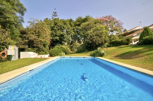 3 soverom Hus til salgs i Puerto Banus, Marbella med svømmebasseng garasje - € 685 000 (Ref: 8938388)