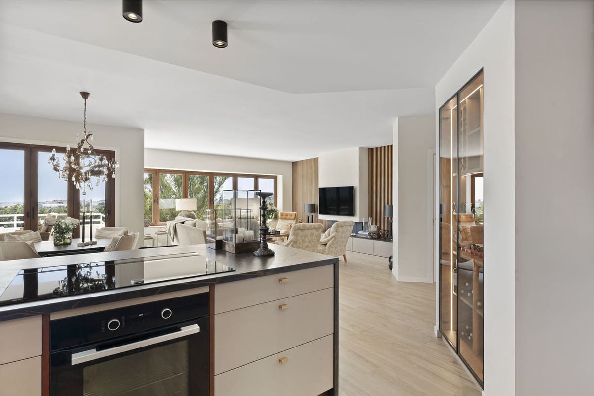 3 soveværelse Lejlighed til salg i Nueva Andalucia med swimmingpool garage - € 1.970.000 (Ref: 8940676)