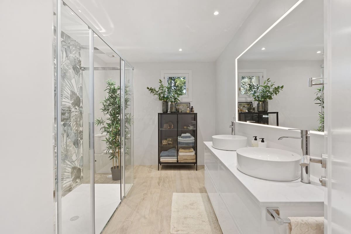 3 soveværelse Lejlighed til salg i Nueva Andalucia med swimmingpool garage - € 1.970.000 (Ref: 8940676)