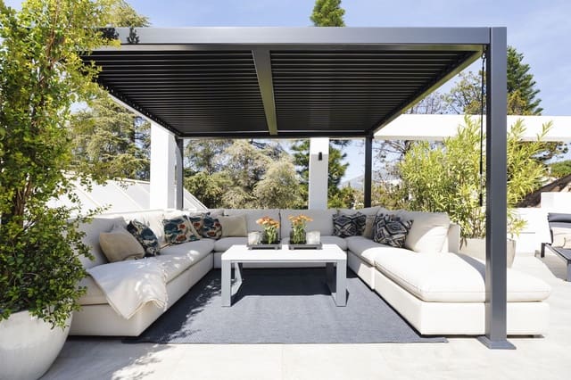 Apartamento de 3 habitaciones en Nueva Andalucia, Marbella en venta con piscina garaje - 1.970.000 € (Ref: 8940676)