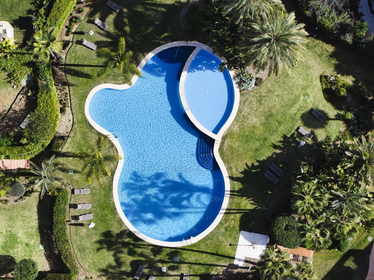 3 soveværelse Lejlighed til salg i Nueva Andalucia med swimmingpool garage - € 1.970.000 (Ref: 8940676)