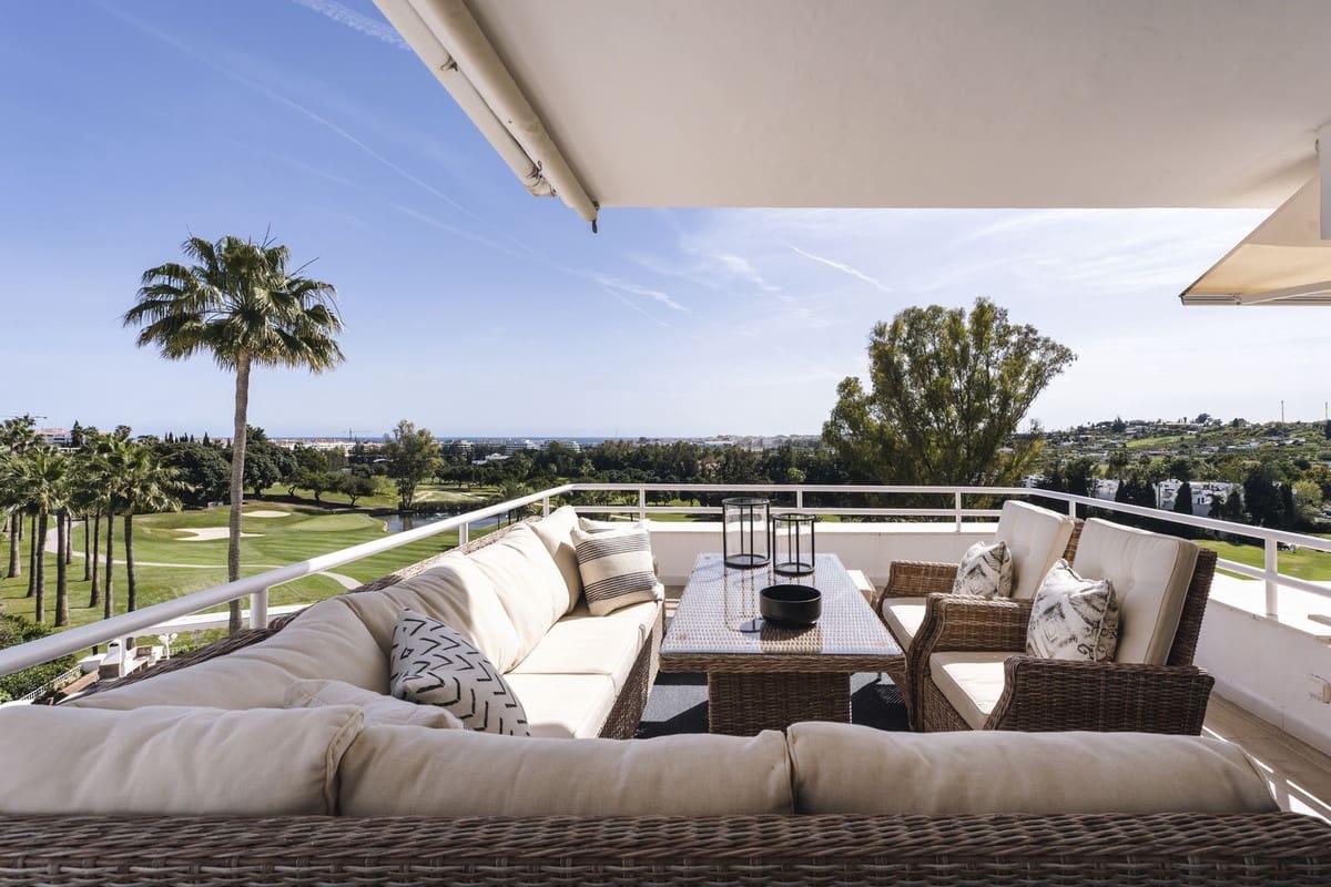 3 bedroom Apartment for sale in Nueva Andalucia with pool garage - € 1,970,000 (Ref: 8940676)