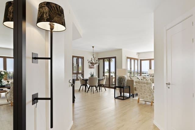 3 quarto Apartamento para venda em Nueva Andalucia, Marbella com piscina garagem - 1 970 000 € (Ref: 8940676)