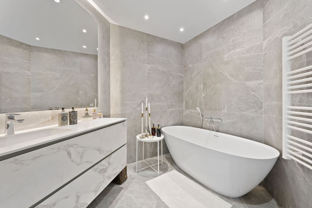 3 bedroom Apartment for sale in Nueva Andalucia with pool garage - € 1,970,000 (Ref: 8940676)