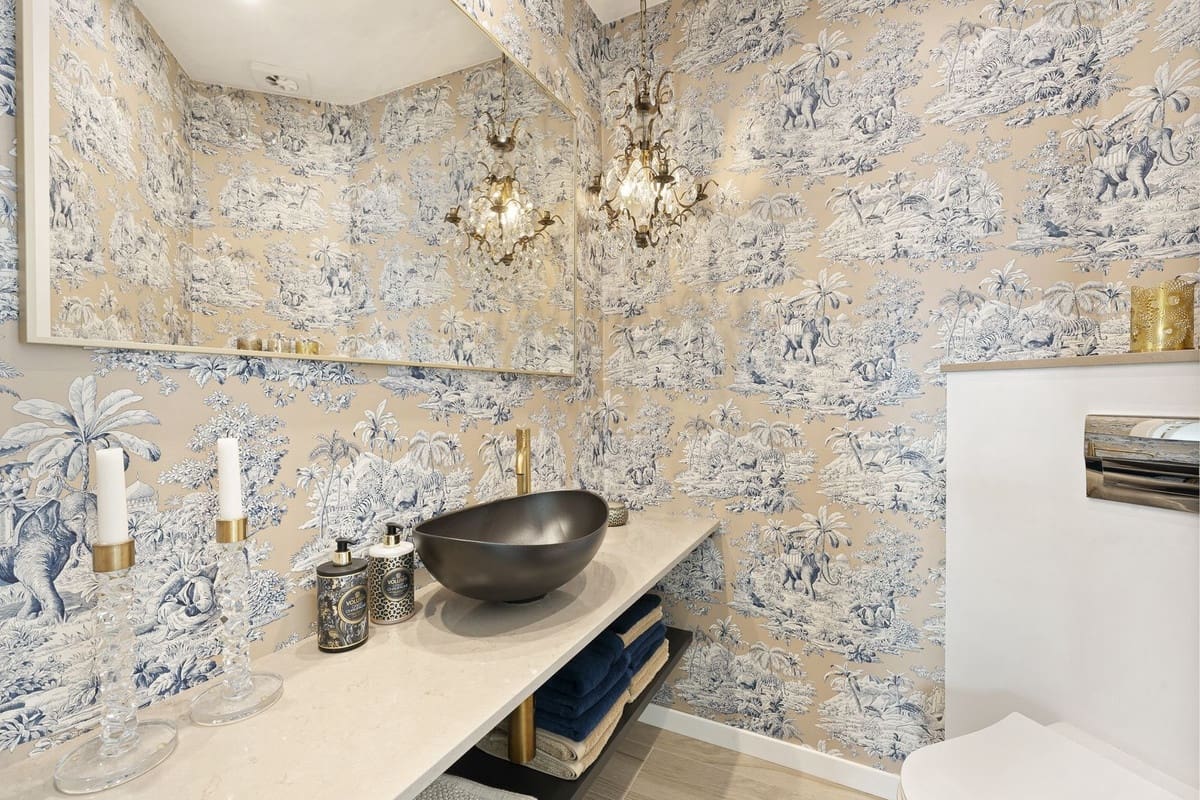 3 bedroom Apartment for sale in Nueva Andalucia with pool garage - € 1,970,000 (Ref: 8940676)