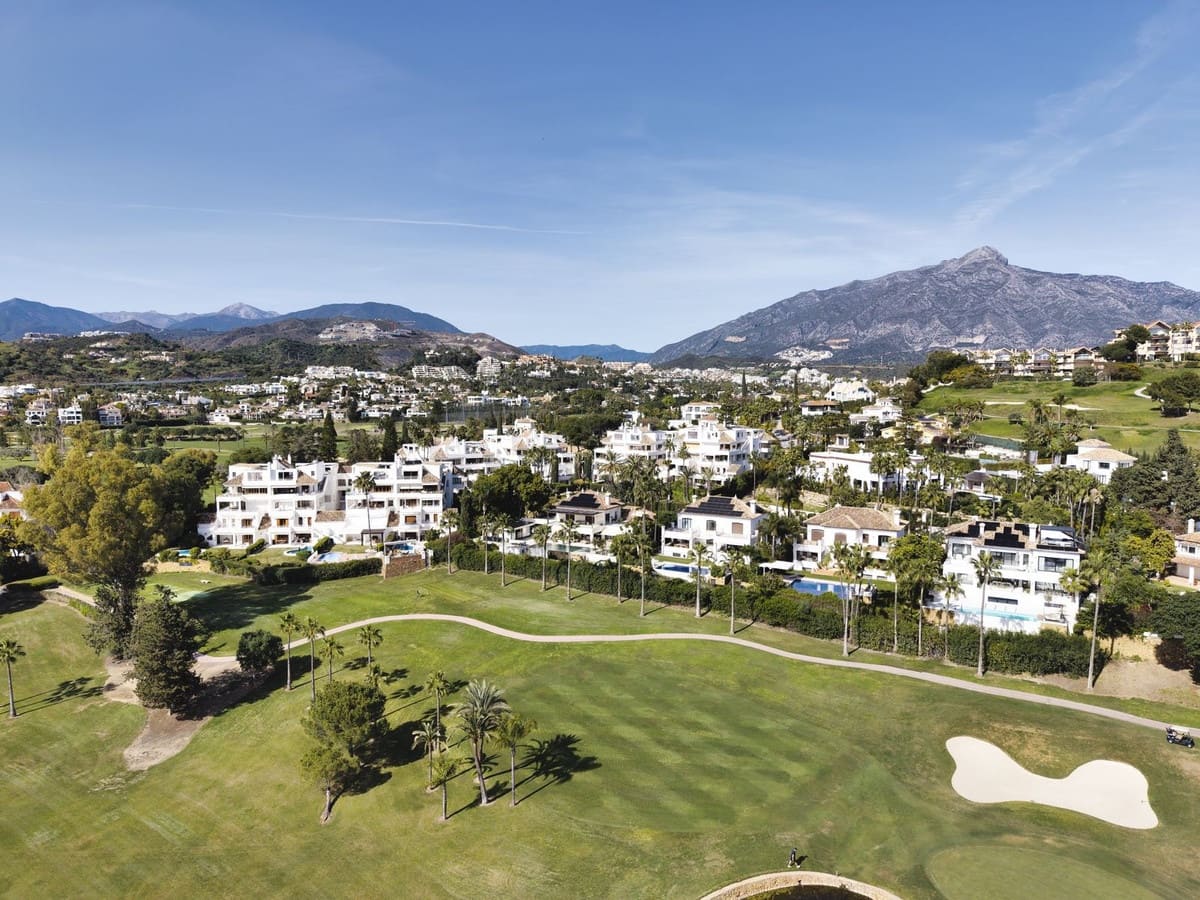 3 bedroom Apartment for sale in Nueva Andalucia with pool garage - € 1,970,000 (Ref: 8940676)