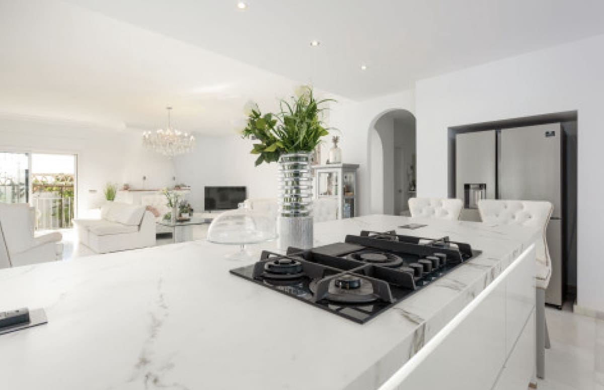 Chalet de 5 habitaciones en Benahavís en venta con piscina garaje - 1.495.000 € (Ref: 8940801)