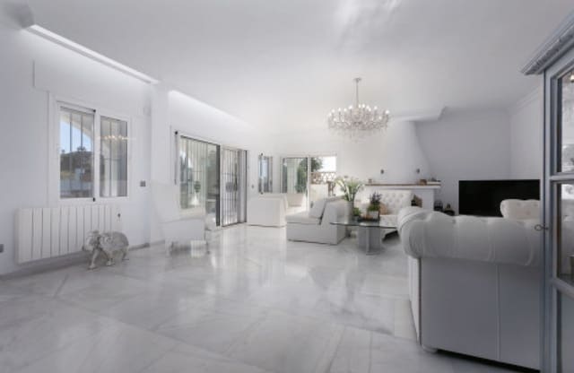 Chalet de 5 habitaciones en Benahavís en venta con piscina garaje - 1.495.000 € (Ref: 8940801)