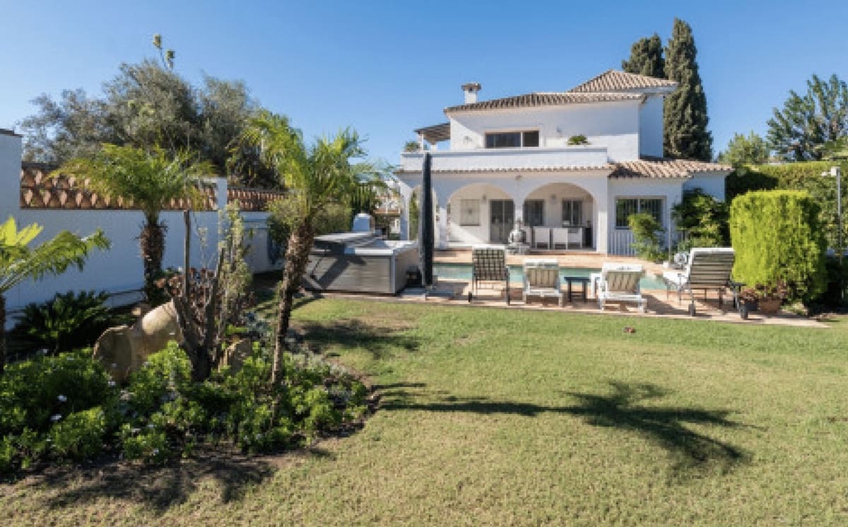 Chalet de 5 habitaciones en Benahavís en venta con piscina garaje - 1.495.000 € (Ref: 8940801)