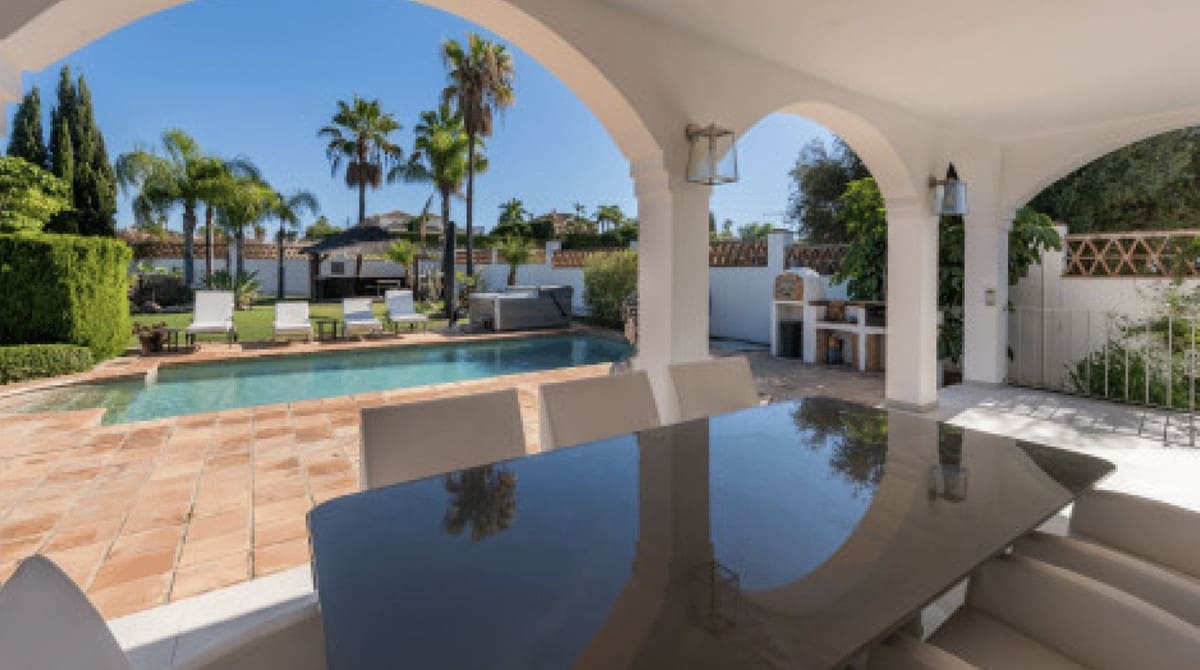 Chalet de 5 habitaciones en Benahavís en venta con piscina garaje - 1.495.000 € (Ref: 8940801)