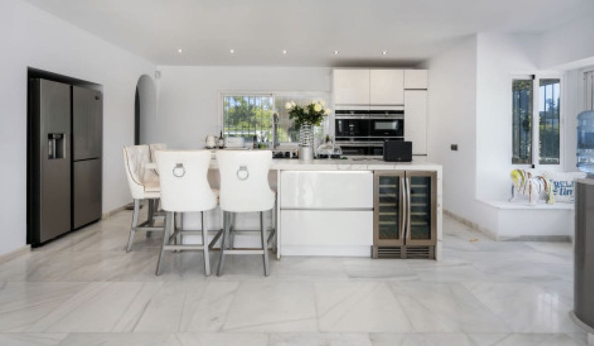 Chalet de 5 habitaciones en Benahavís en venta con piscina garaje - 1.495.000 € (Ref: 8940801)