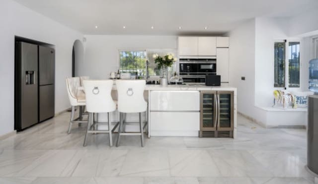 Chalet de 5 habitaciones en Benahavís en venta con piscina garaje - 1.495.000 € (Ref: 8940801)