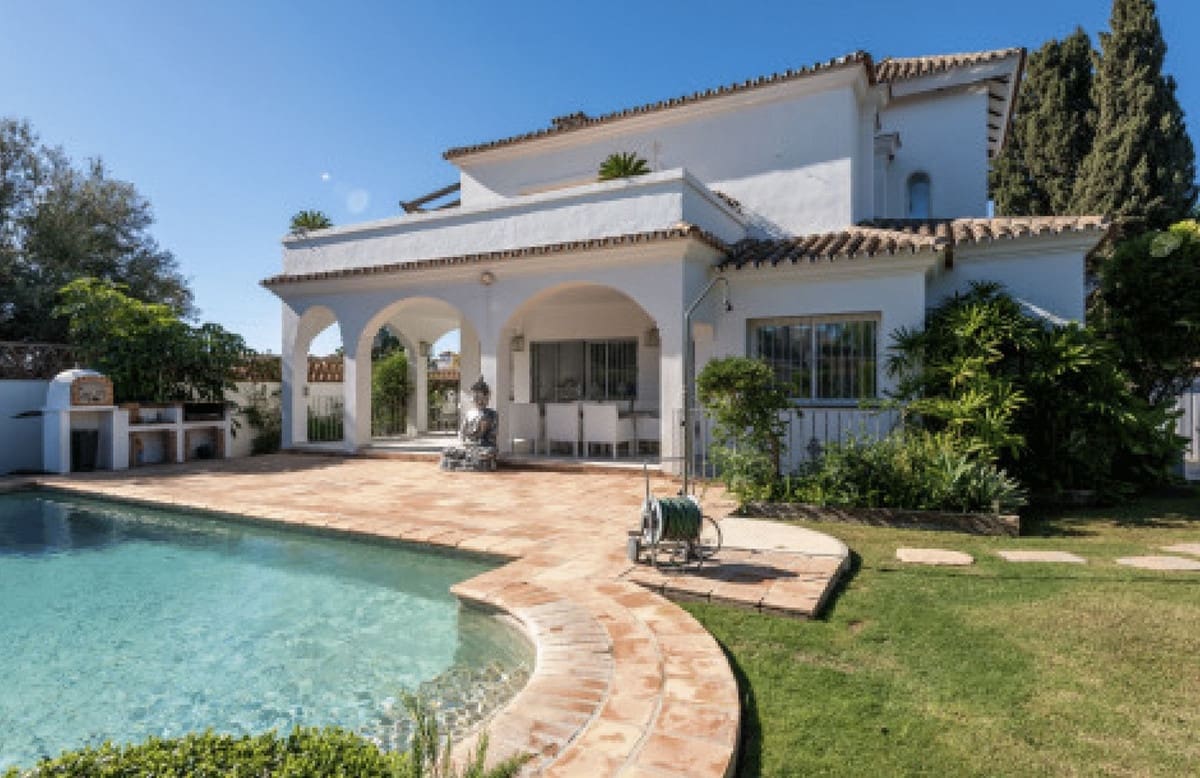 Chalet de 5 habitaciones en Benahavís en venta con piscina garaje - 1.495.000 € (Ref: 8940801)