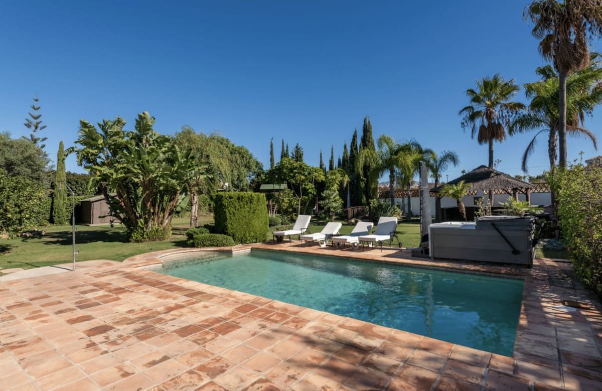 Chalet de 5 habitaciones en Benahavís en venta con piscina garaje - 1.495.000 € (Ref: 8940801)