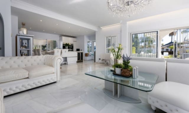 Chalet de 5 habitaciones en Benahavís en venta con piscina garaje - 1.495.000 € (Ref: 8940801)