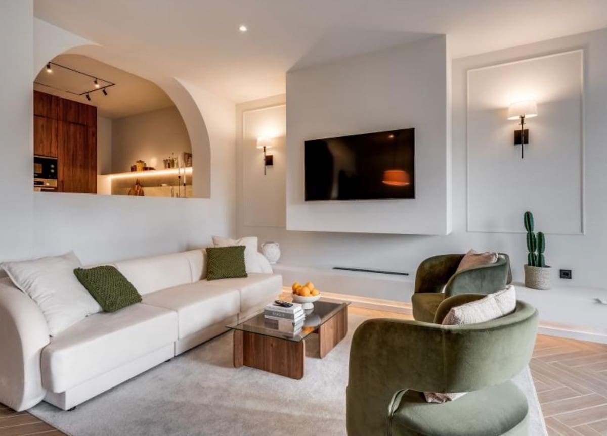 4 bedroom Townhouse for sale in Aloha Golf with pool garage - € 1,349,000 (Ref: 8942109)