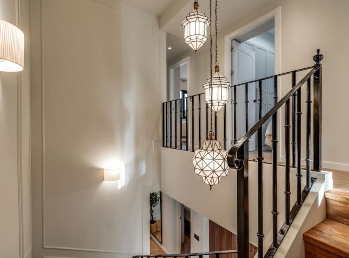 4 soveværelse Byhus til salg i Aloha Golf med swimmingpool garage - € 1.349.000 (Ref: 8942109)