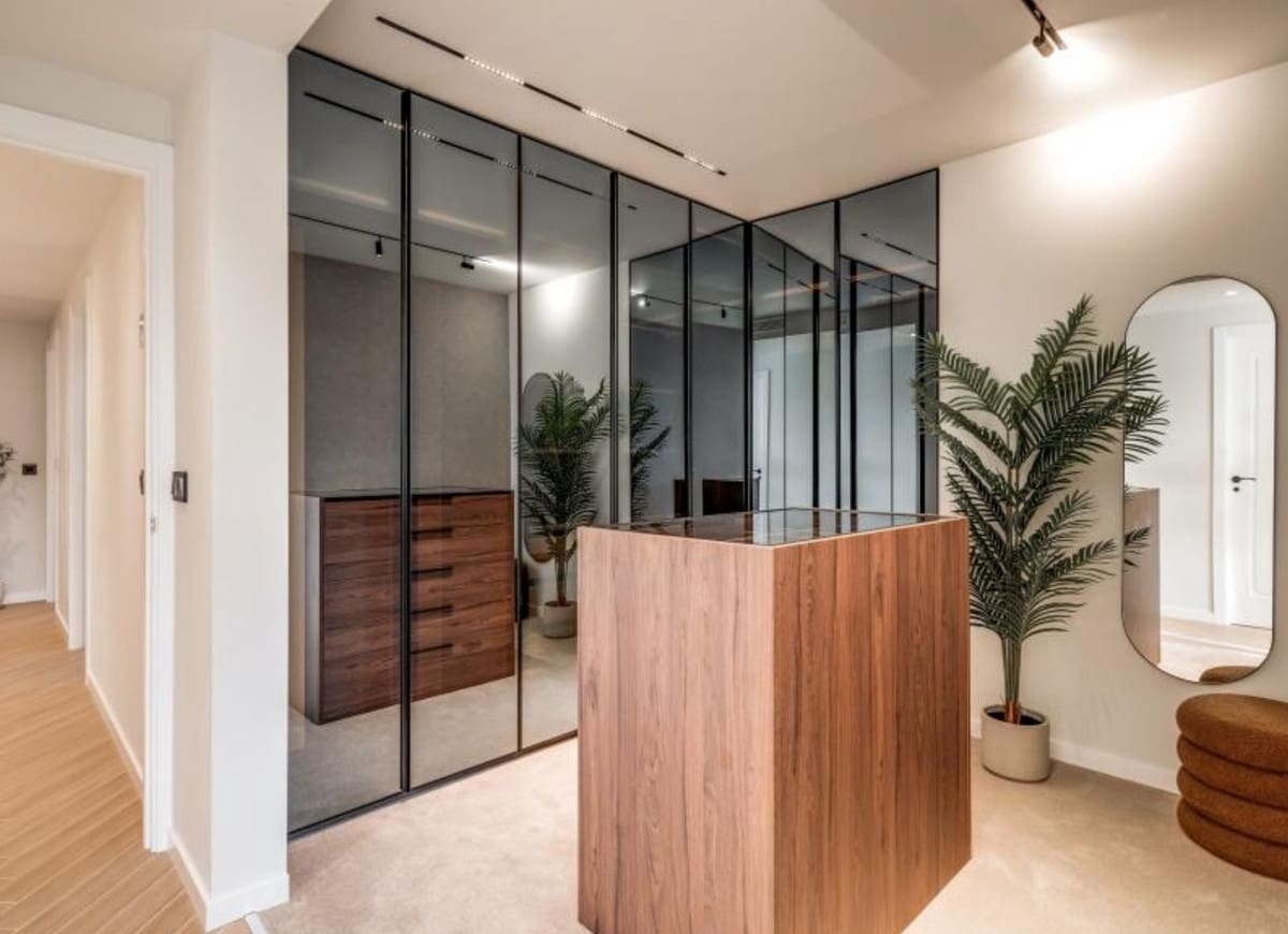 4 soveværelse Byhus til salg i Aloha Golf med swimmingpool garage - € 1.349.000 (Ref: 8942109)