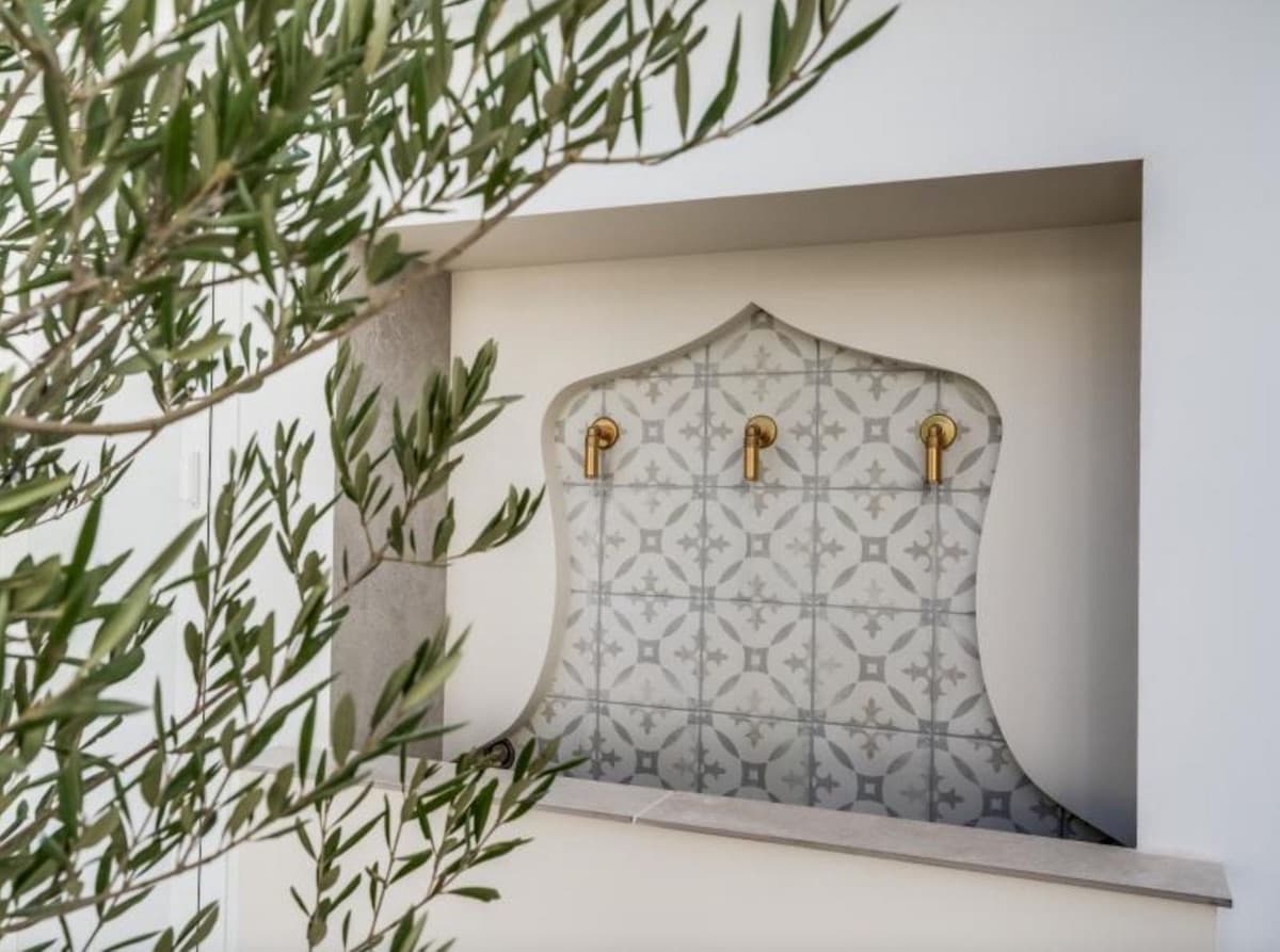 4 soveværelse Byhus til salg i Aloha Golf med swimmingpool garage - € 1.349.000 (Ref: 8942109)