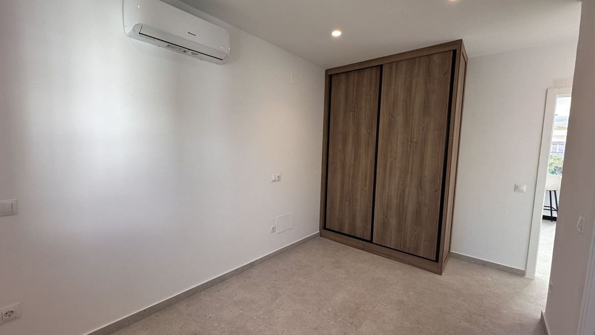 4 soveværelse Villa til salg i La Duquesa / Puerto de la Duquesa med swimmingpool garage - € 1.095.000 (Ref: 8945495)