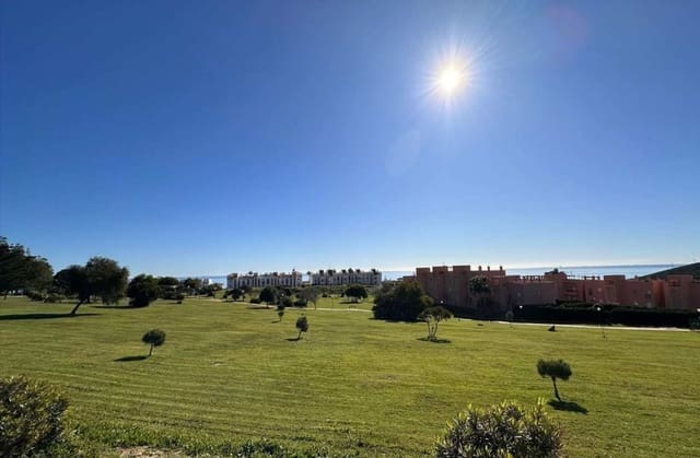 4 sypialnia Willa na sprzedaż w La Duquesa / Puerto de la Duquesa, Manilva z basenem garażem - 1 095 000 € (Ref: 8945495)