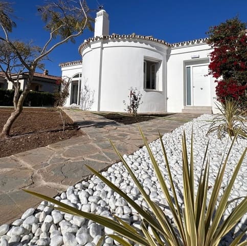 4 sypialnia Willa na sprzedaż w La Duquesa / Puerto de la Duquesa, Manilva z basenem garażem - 1 095 000 € (Ref: 8945495)