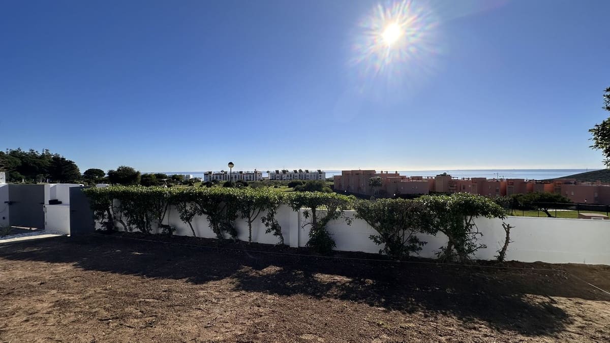 4 soveværelse Villa til salg i La Duquesa / Puerto de la Duquesa med swimmingpool garage - € 1.095.000 (Ref: 8945495)