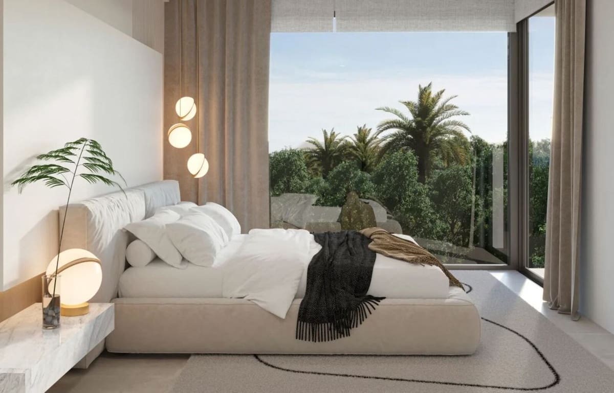 4 bedroom Villa for sale in Estepona with pool garage - € 1,695,000 (Ref: 8948229)