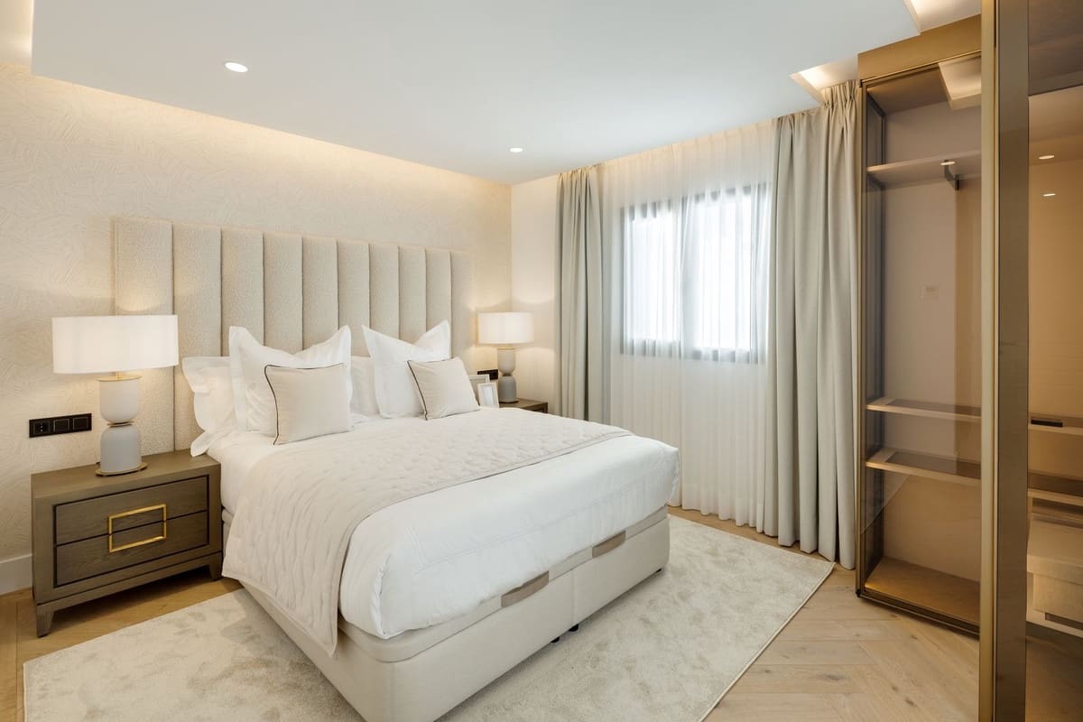 5 sypialnia Willa na sprzedaż w La Quinta z basenem garażem - 6 195 000 € (Ref: 8952180)