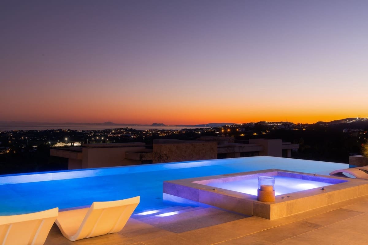 Chalet de 6 habitaciones en La Quinta en venta con piscina garaje - 12.500.000 € (Ref: 8953747)