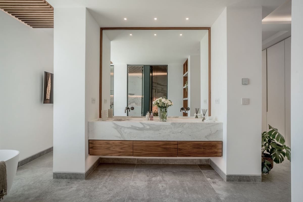 6 quarto Moradia para venda em La Quinta com piscina garagem - 10 995 000 € (Ref: 8953747)