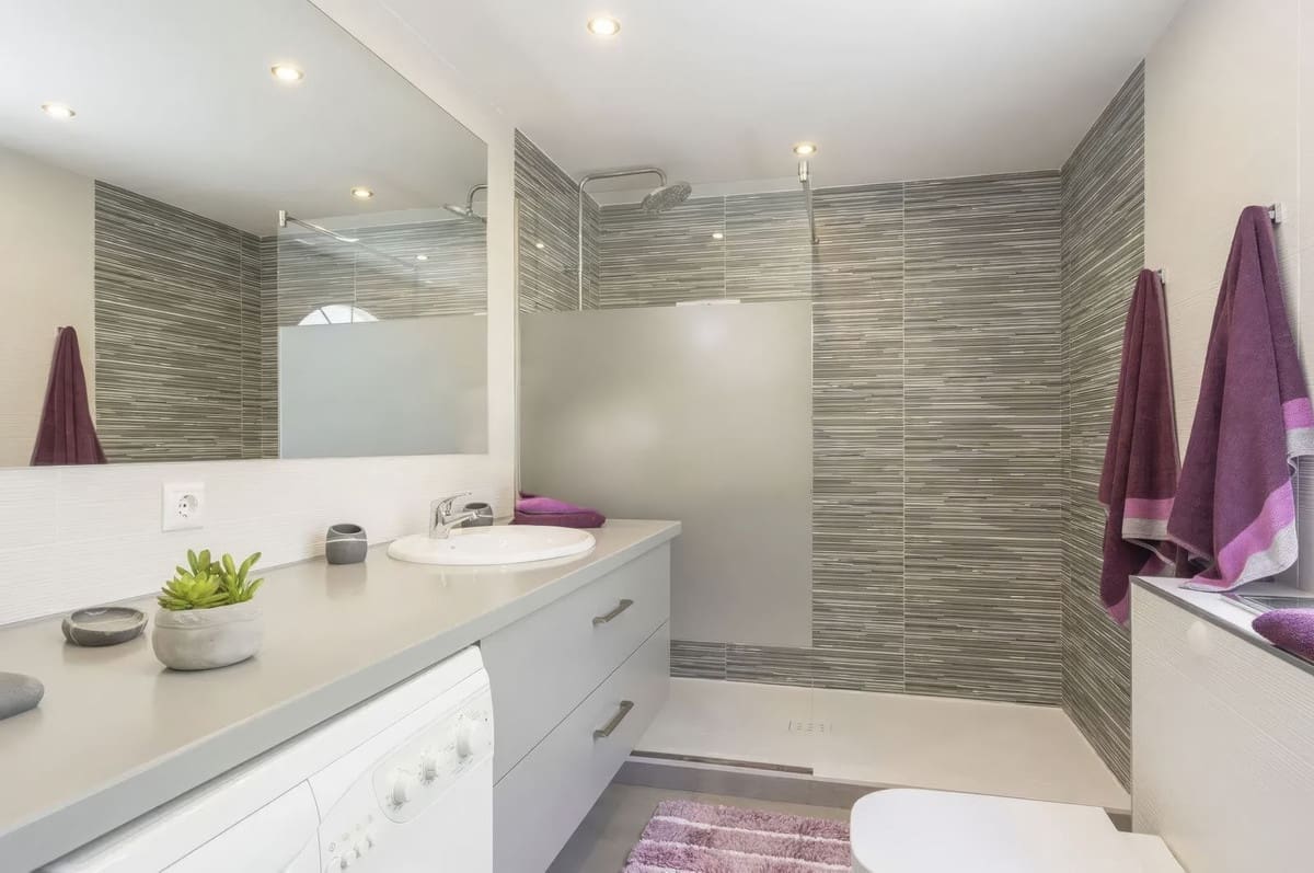 5 bedroom Villa for sale in Fuengirola with pool garage - € 1,200,000 (Ref: 8967255)