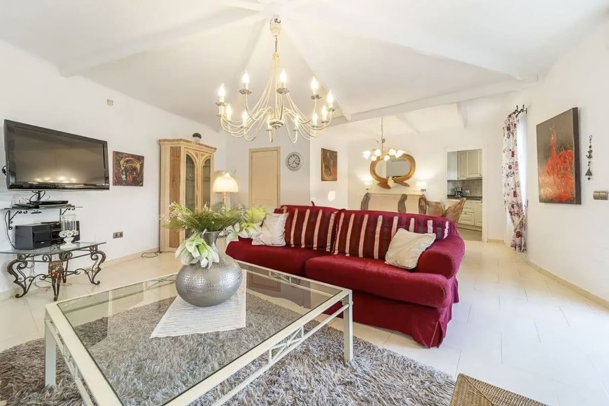 5 bedroom Villa for sale in Fuengirola with pool garage - € 1,200,000 (Ref: 8967255)
