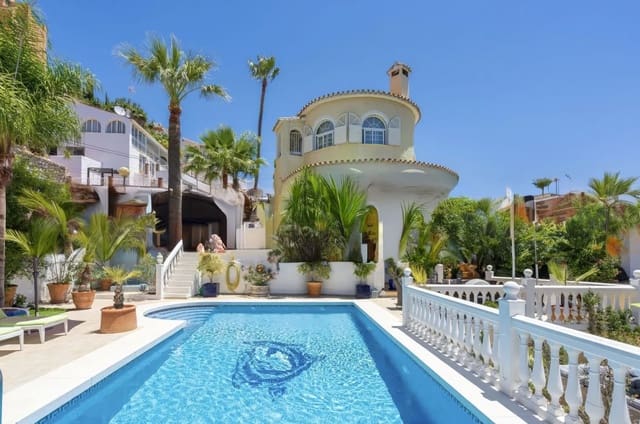 5 bedroom Villa for sale in Fuengirola with pool garage - € 1,200,000 (Ref: 8967255)