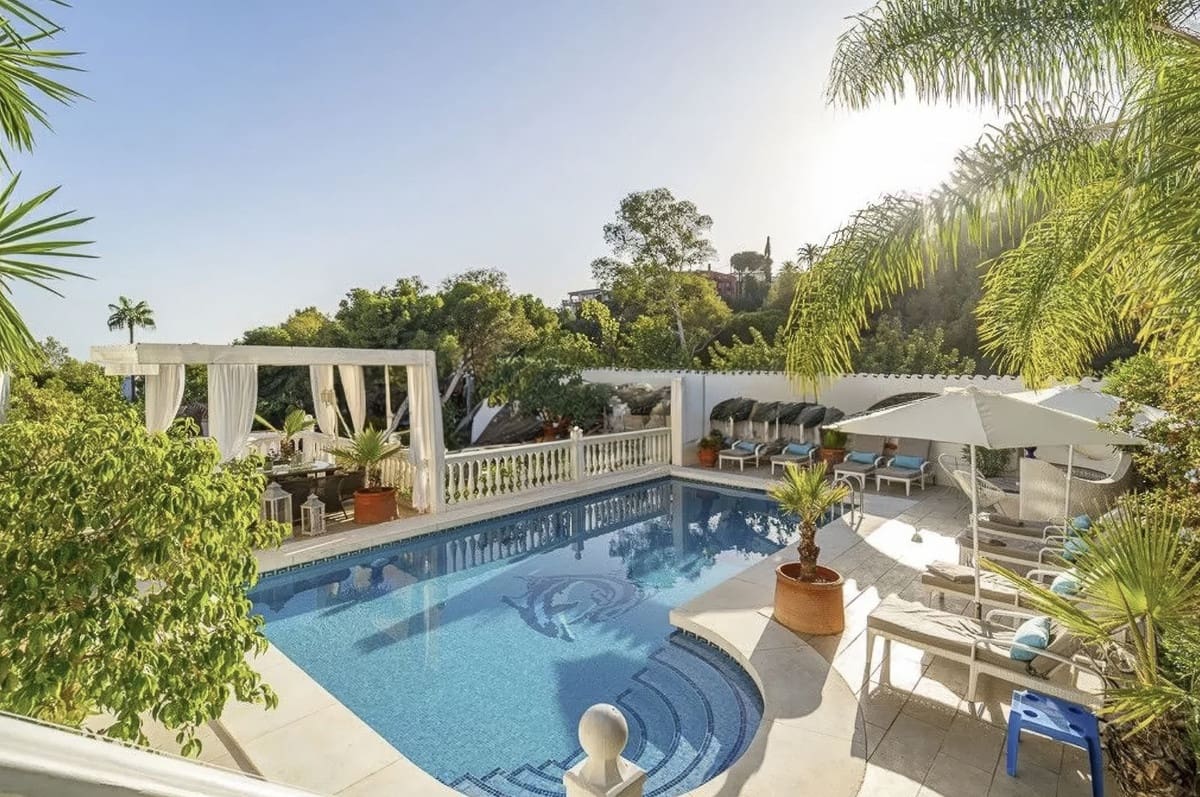 5 bedroom Villa for sale in Fuengirola with pool garage - € 1,200,000 (Ref: 8967255)