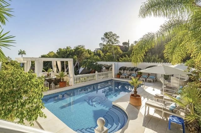 5 bedroom Villa for sale in Fuengirola with pool garage - € 1,200,000 (Ref: 8967255)