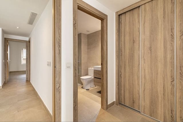 Apartamento de 3 habitaciones en Estepona en venta con piscina garaje - 450.000 € (Ref: 8971487)