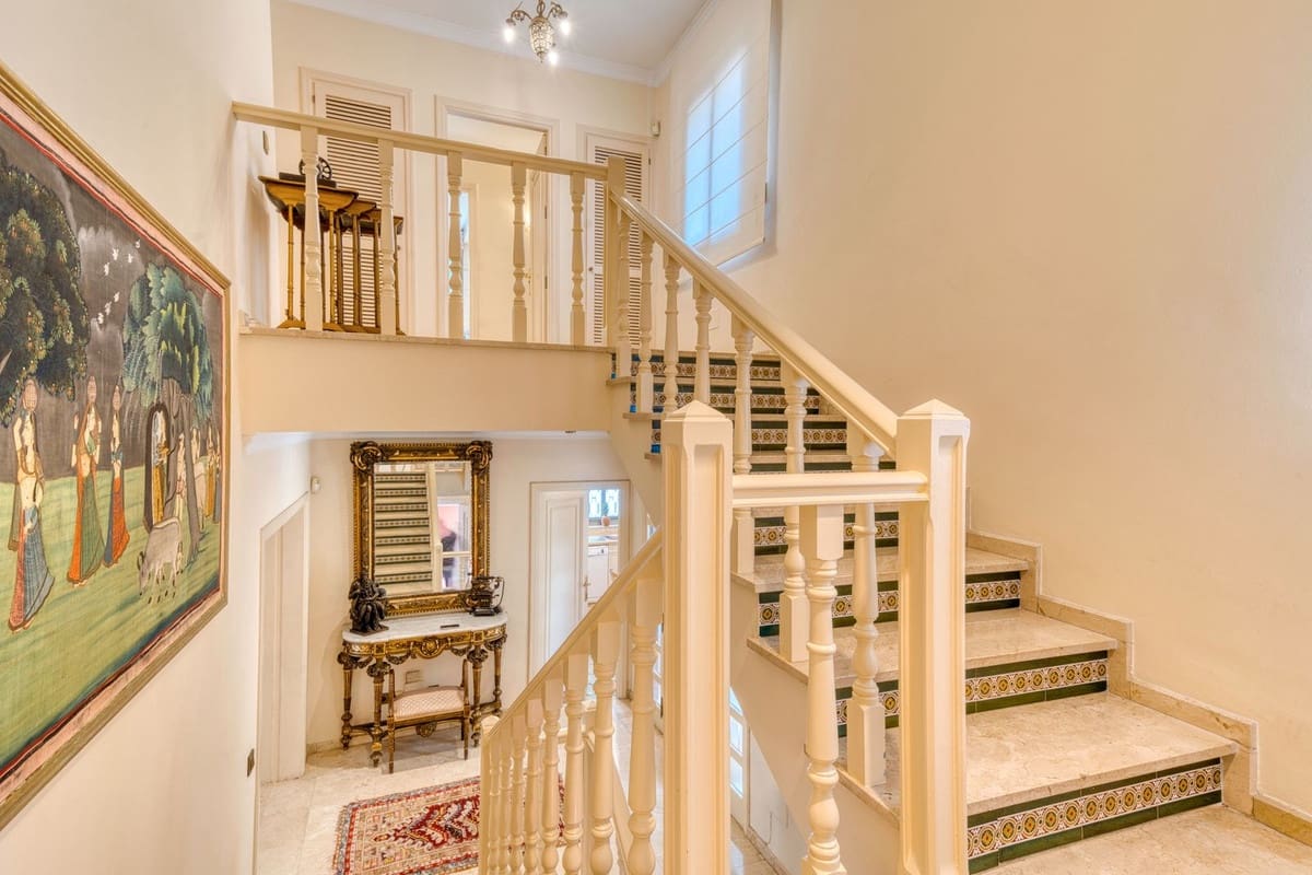 6 soveværelse Villa til salg i Los Monteros med swimmingpool garage - € 4.500.000 (Ref: 8973679)