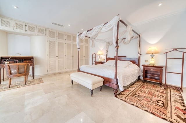 6 camera da letto Villa in vendita in Los Monteros, Marbella con piscina garage - 4.500.000 € (Rif: 8973679)