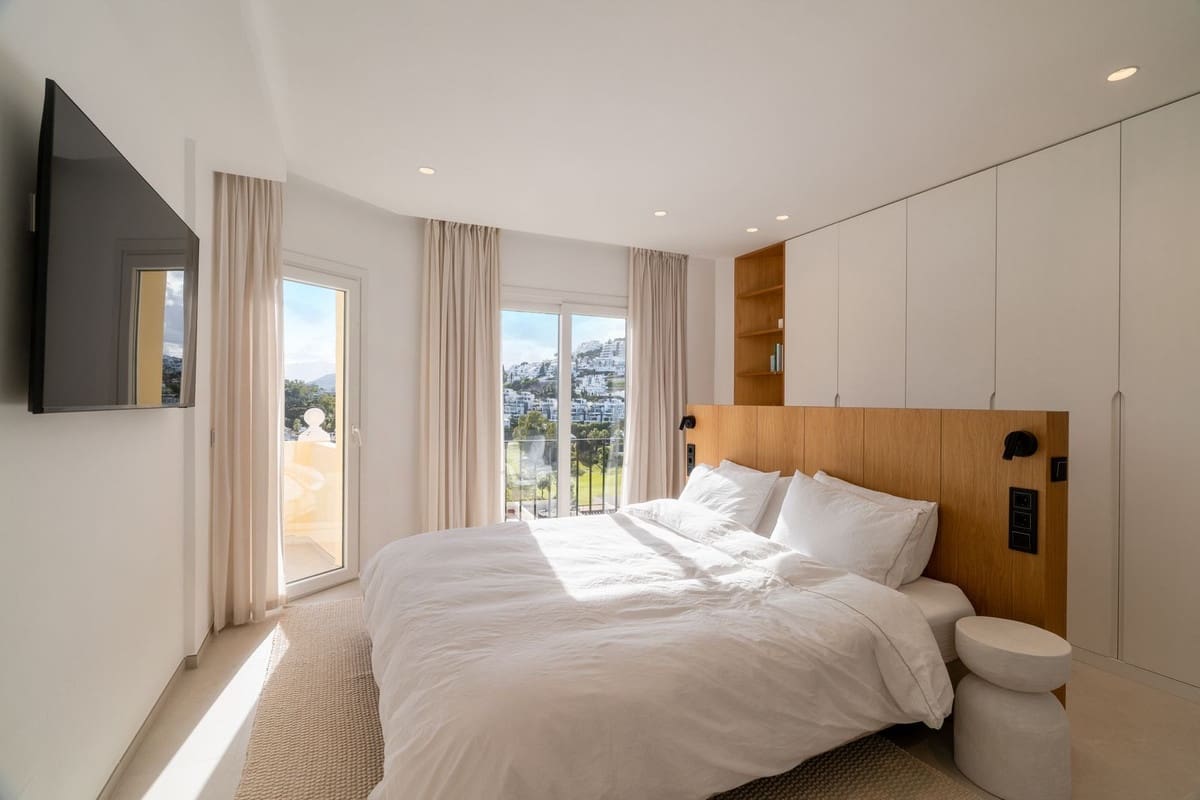 Casa de 3 habitaciones en Benahavís en venta con piscina - 1.195.000 € (Ref: 8973793)