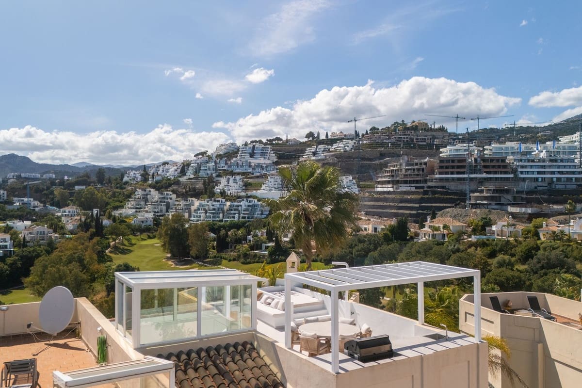 Casa de 3 habitaciones en Benahavís en venta con piscina - 1.195.000 € (Ref: 8973793)