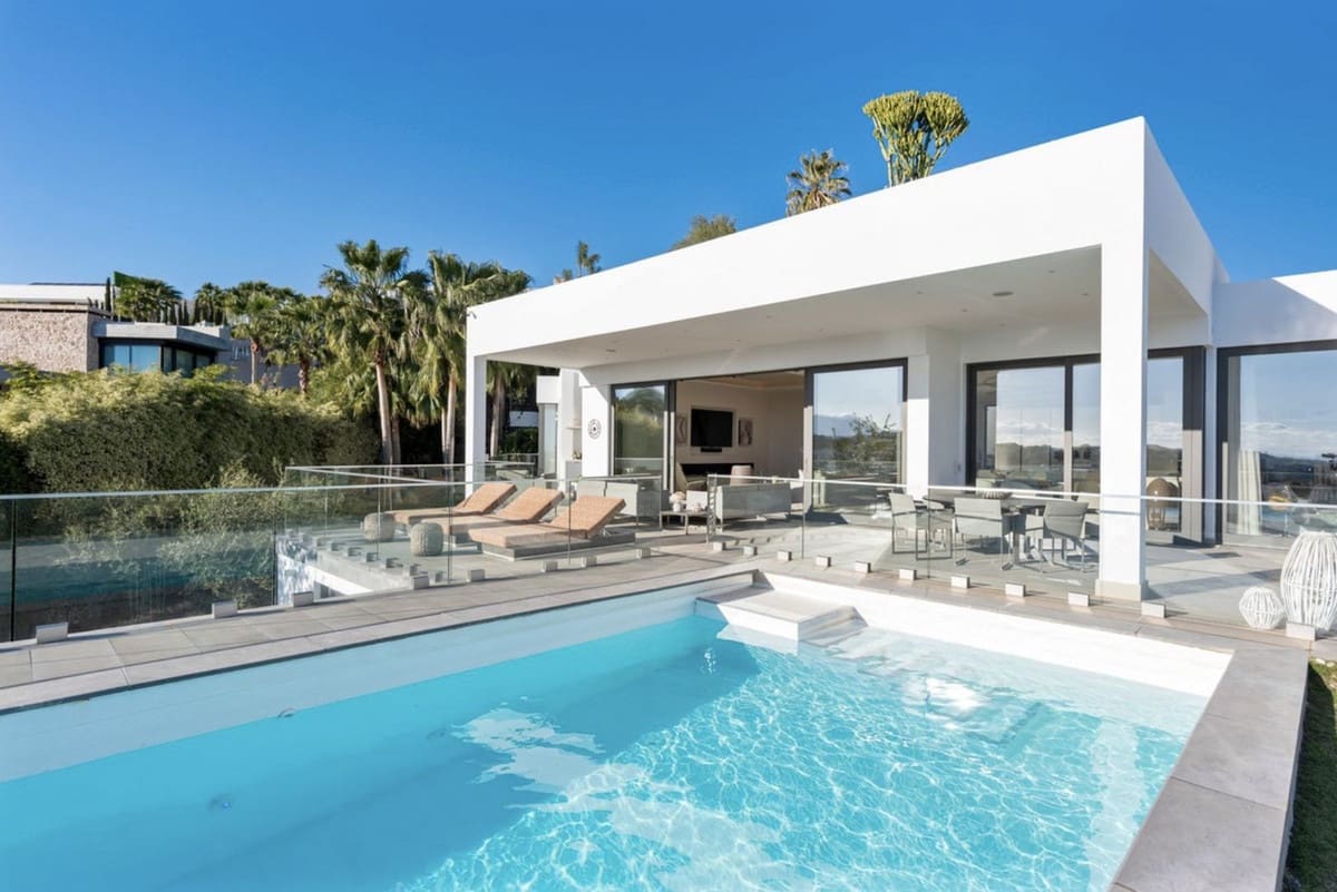 7 soverom Villa til salgs i La Quinta med garasje - € 4 995 000 (Ref: 8975485)