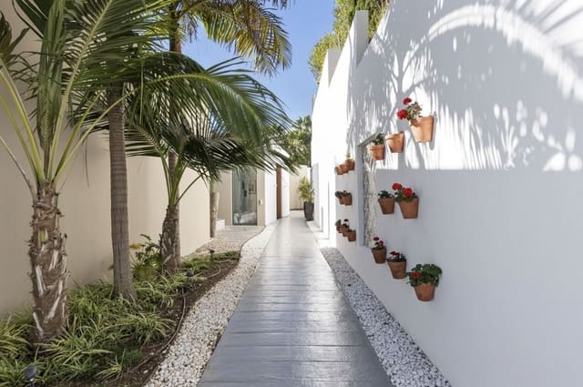 7 slaapkamer Villa te koop in La Quinta, Benahavís met garage - € 4.995.000 (Ref: 8975485)